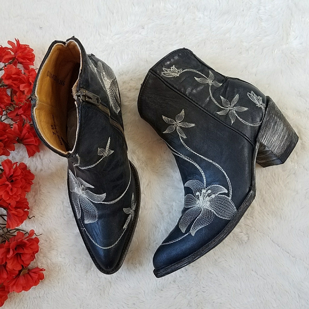 OLD GRINGO BLACK FLORA LOCA EMBROIDERED ANKLE BOOTS - Picture 2 of 14